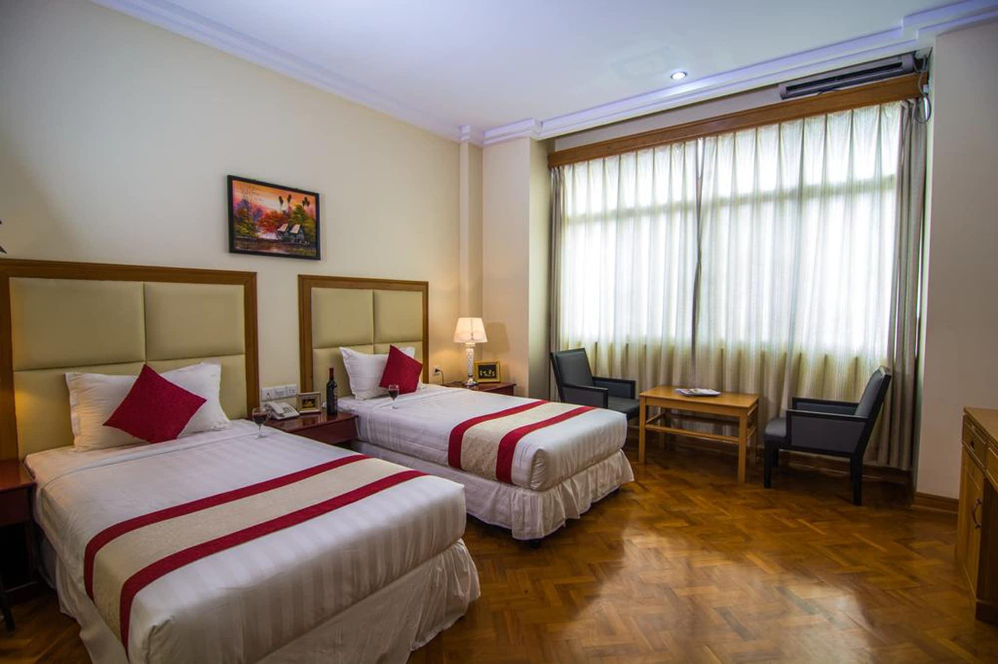Royal Inlay Hotel Nyaung Shwe Exterior photo