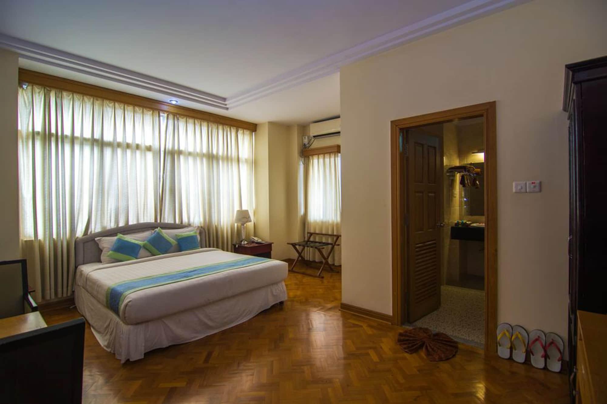 Royal Inlay Hotel Nyaung Shwe Exterior photo