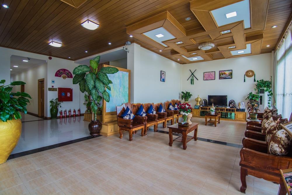 Royal Inlay Hotel Nyaung Shwe Exterior photo