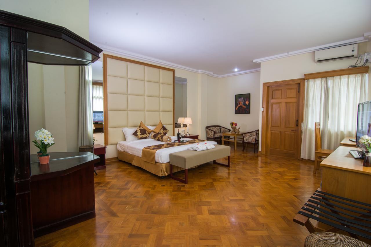 Royal Inlay Hotel Nyaung Shwe Exterior photo