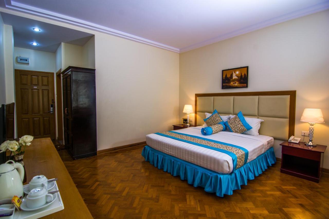 Royal Inlay Hotel Nyaung Shwe Exterior photo
